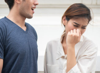 Mal aliento o Halitosis. Causas y cómo evitarlo. (Clínica Mayo. Medline Plus)